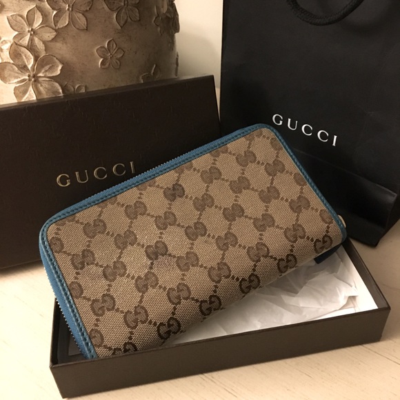 Gucci Handbags - Gucci wallet